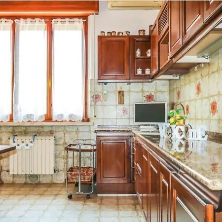 Deluxe Con Giardino E Terrazzo, 3 Camere, Parcheggio Privato *