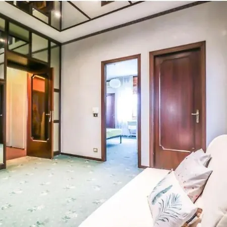 Deluxe Con Giardino E Terrazzo, 3 Camere, Parcheggio Privato