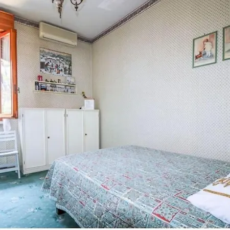 Deluxe Con Giardino E Terrazzo, 3 Camere, Parcheggio Privato Apartment